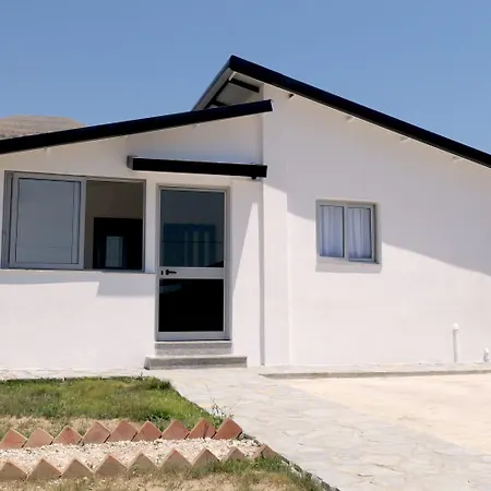 Klaudio Village * Delvine